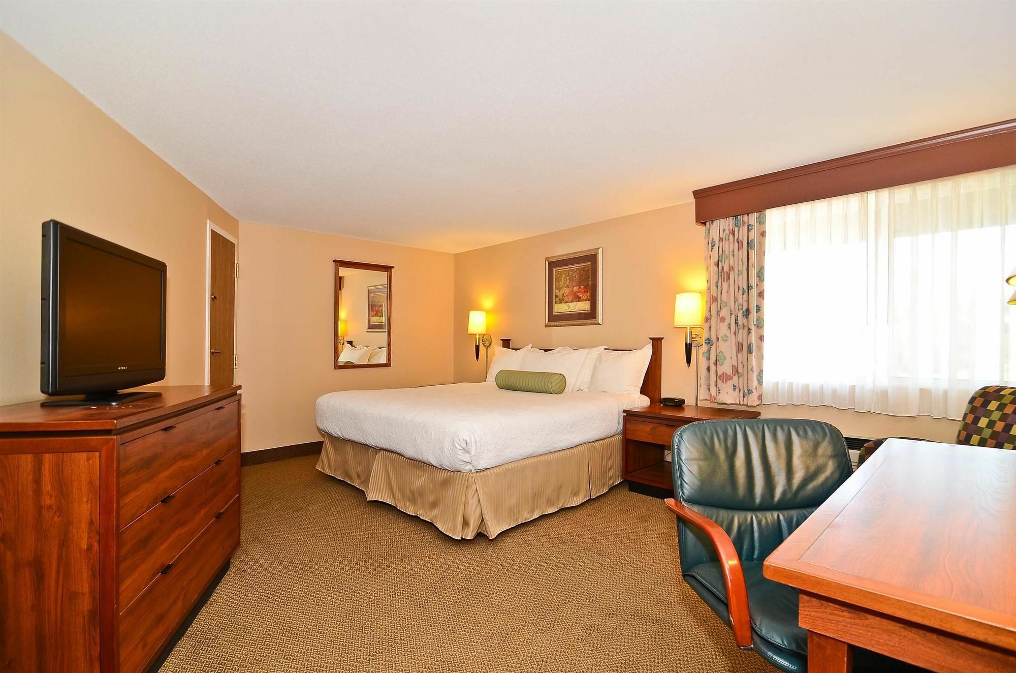 Surestay Plus Hotel By Best Western Black River Falls Exterior photo