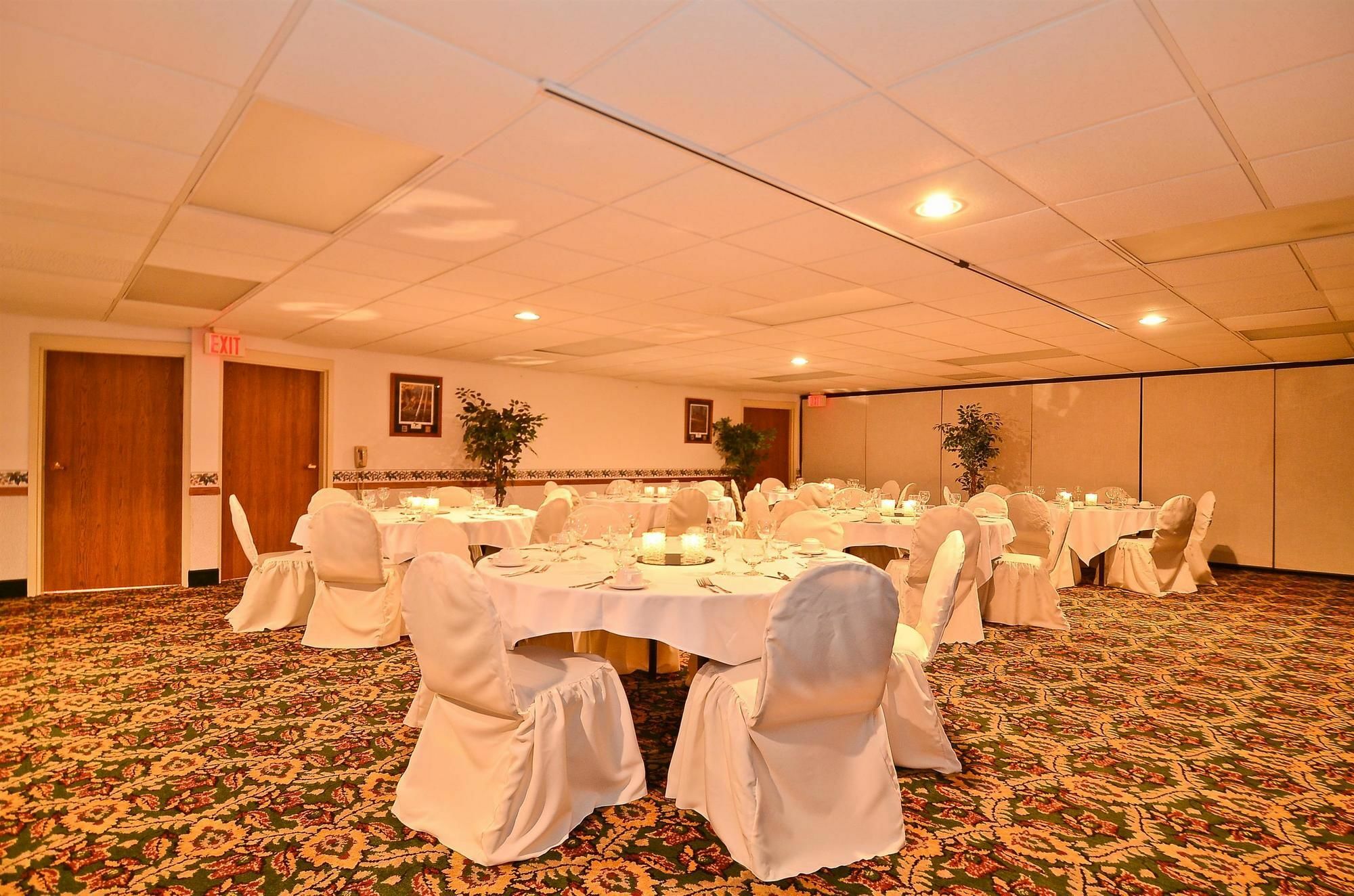 Surestay Plus Hotel By Best Western Black River Falls Exterior photo