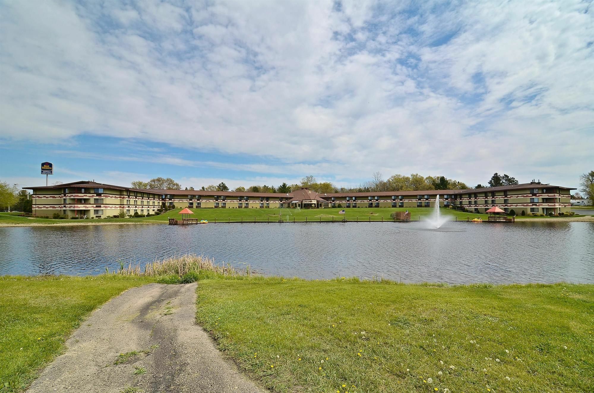 Surestay Plus Hotel By Best Western Black River Falls Exterior photo